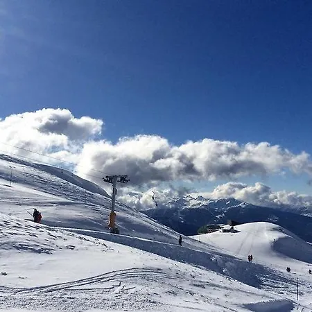 Residenz Ambassador 公寓 *